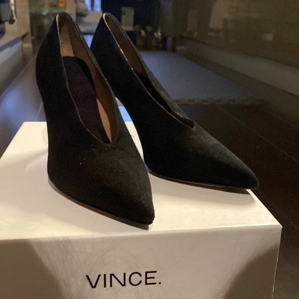 VINCE. Portia, Black Suede, 36